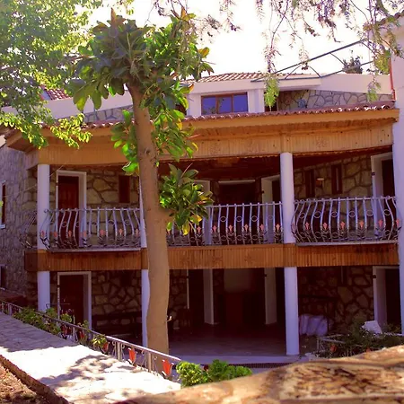 Dort Mevsim Evi Homestay Emecik